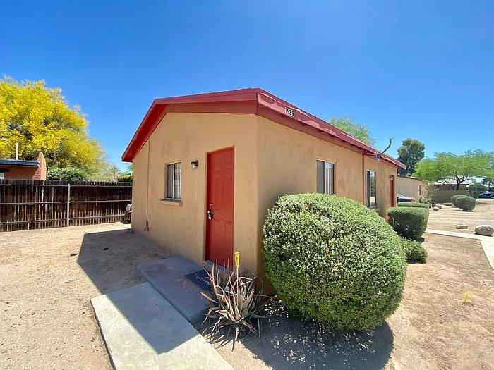 Affordable Studio in Tucson – 1639 E Hedrick Dr
